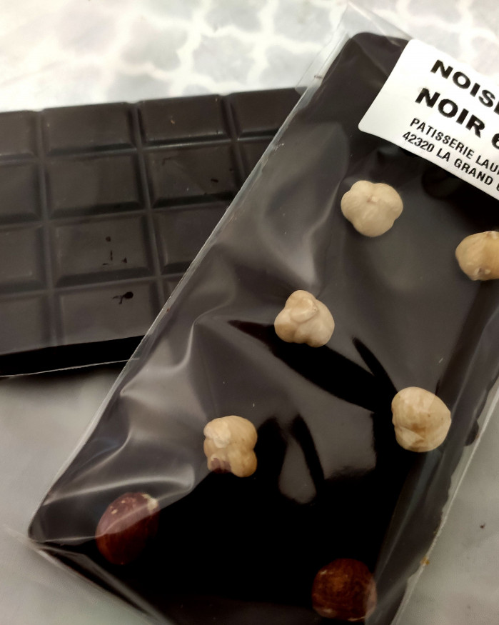 Tablette de chocolat noisette  noir 64%